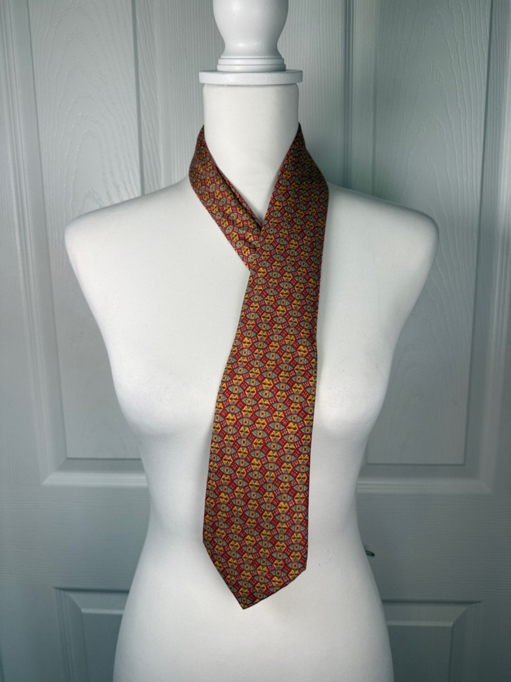 Hermes Paris 100% Silk  Red and Gold Medallion Silk Tie✨